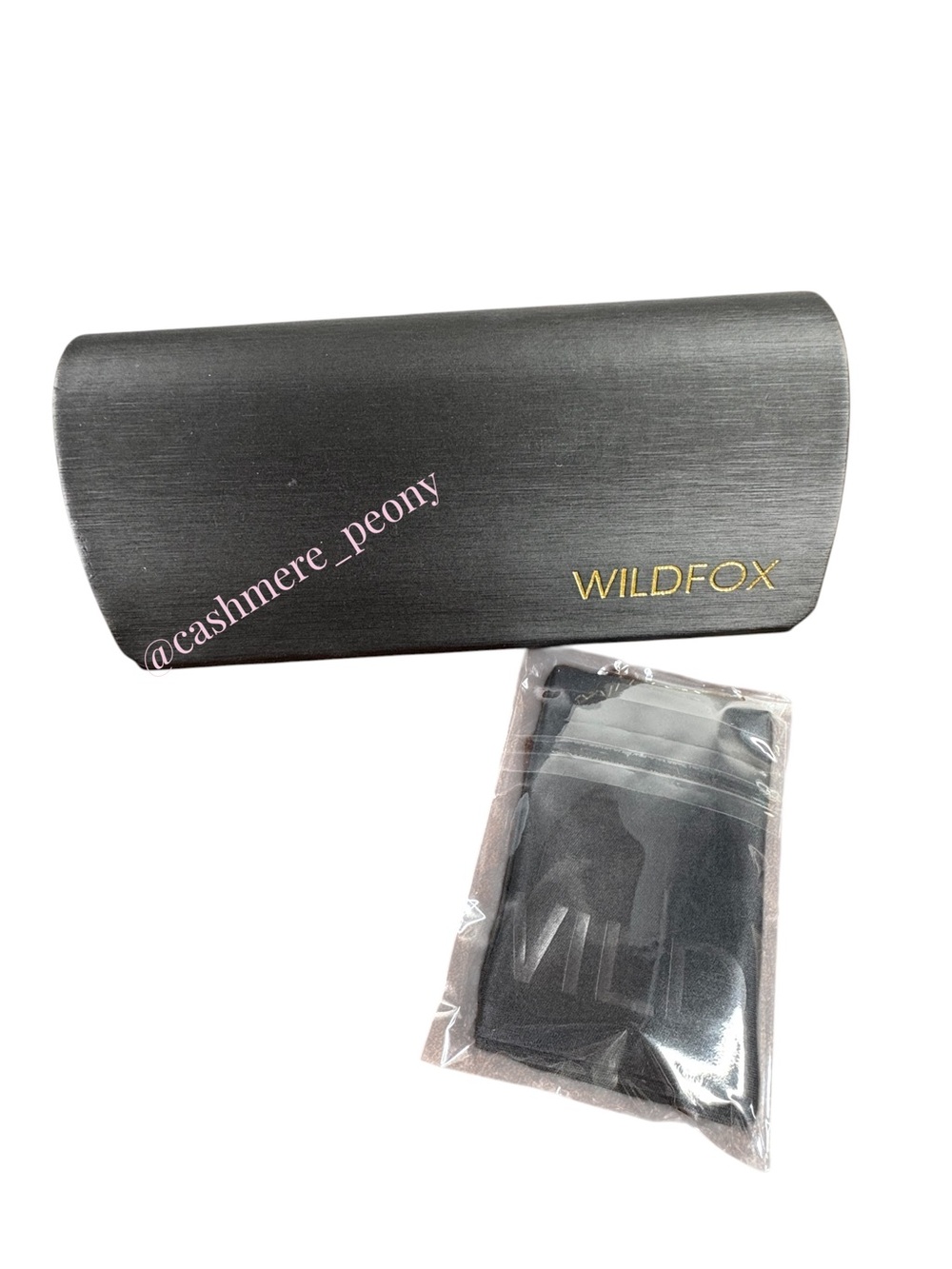 Wildfox Black Eyeglasses Sunglasses Case with Cleaning Cloth